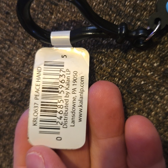 Colorful Peace Sign Keychain NWT💫 - Picture 3 of 4